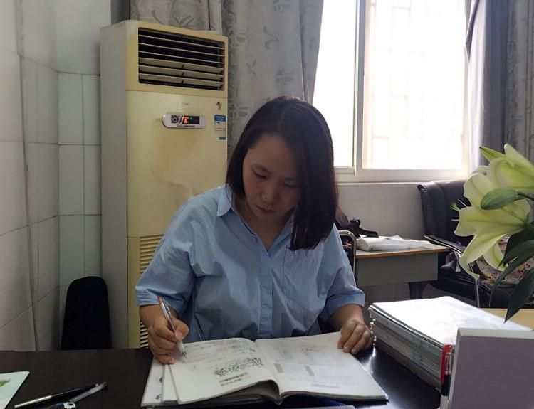 康静——我为党旗添光彩