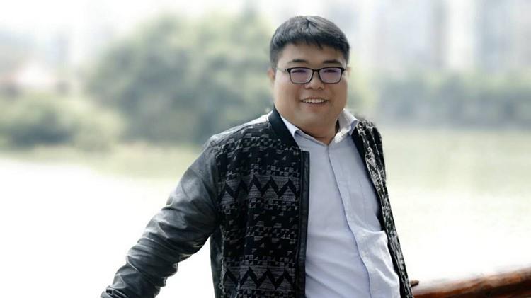 杨振——我为党旗添光彩